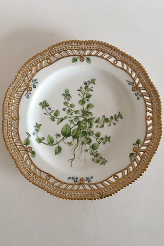 Royal Copenhagen Flora Danica Gennembrudt Frokosttallerken No 3554 Antique 
Veronica Polita Fr.