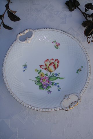 Bing & Grondahl Saxon flower Cake dish