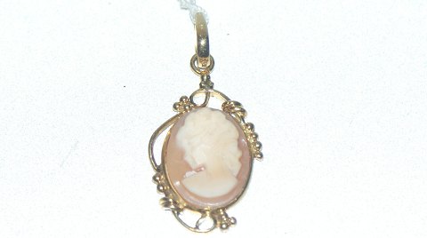 Pendant with Camé, 14 Carat