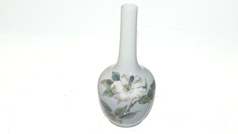 Ældre Kongelig #Vase med Blomst og Bi
Dek. nr. #1659/#438
1. sortering
Højde 19,5 cm.