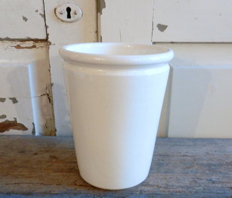 Aluminia vase/potte i cremefarvet fajance højde 16cm.