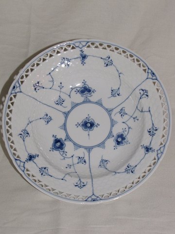 Blue Painted
Small plate with broken lace 
B & G