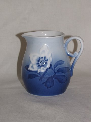 Christmas Rose
Creamer
B & G