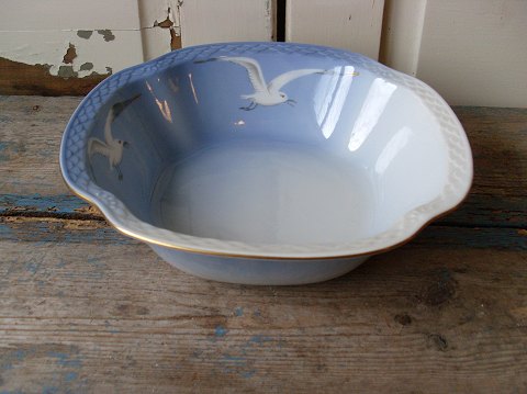 B&G Seagull with gold edge large bowl no. 43