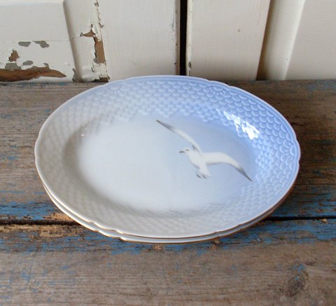 B&G Seagull with gold edge small dish no. 18