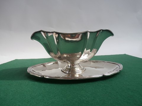 Sauce jug in silver, Denmark approx. 1942.