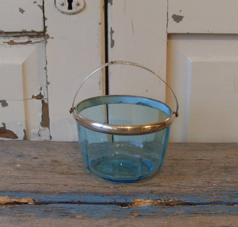 1800tals sukkerskål i søblåt glas med forsølvet hank