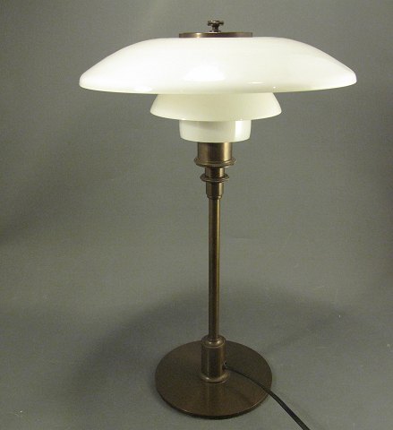 Poul Henningsen. PH Bordlampe, model TrePH, jubilæumsmodel