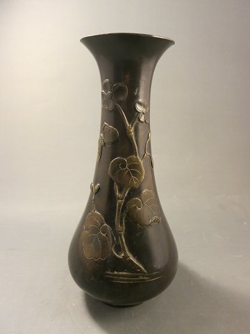 orientalsk bronze vase