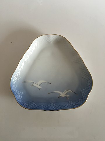 Bing & Grondahl Seagull with Gold Triangular Dish No 40