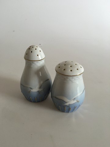 Bing & Grondahl Seagull with Gold Salt and Pepper Set No 52