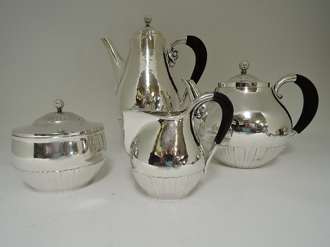 Georg Jensen
Sterling (925)
Coffee - tea service
Design Johan Rohde
model 45A