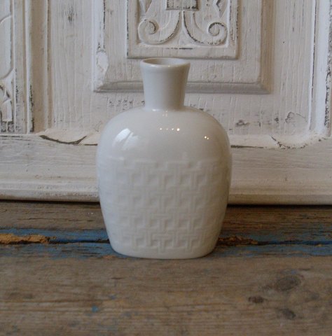 B&G vase i Blanc de Chine