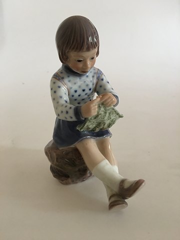 Dahl Jensen Porcelain Figurine of Knitting Girl No. 1197