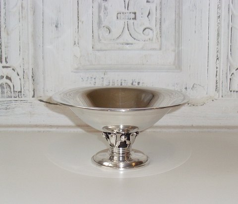 Heimbürger sølv skål på fod med ornamental dekoration