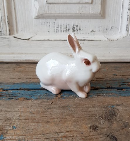 B&G figurine, rabbit no. 2442