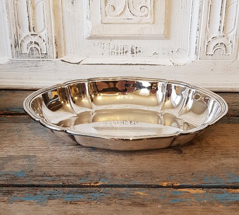 Carl M. Cohr oval bowl of silver