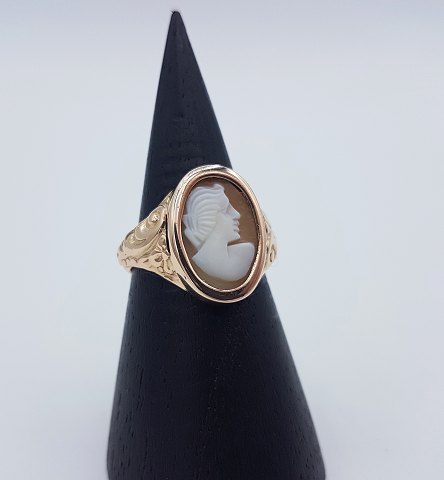 14k guldring m. camé. Str. 54