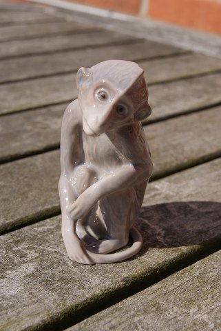 B&G figurine No 1667, Monkey
