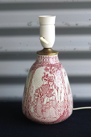 Bordlampe med rødstreg
Bjørn Wiinblad