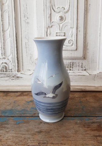Royal Copenhagen Vase decorated with seagulls no. 2289