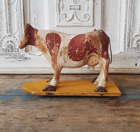 Danish prison toy "cow on wheels"