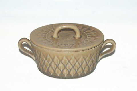 Relief Nissen Kronjyden stoneware frame sugar bowl
Leaf-shaped pattern
SOLD