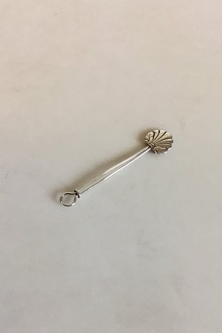 Danish Silver 830 Cigarette holder with Clam motif