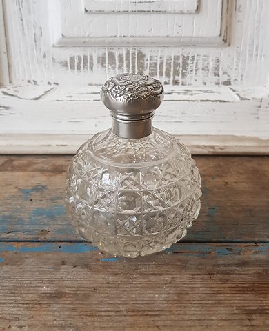 Crystal perfume bottle with English silver lid from 1906