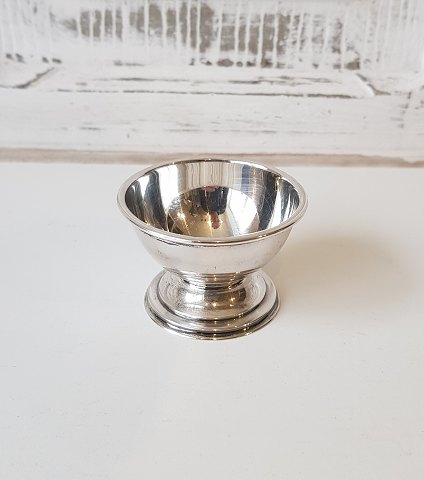 Tea strainer stand in silver from Cohr