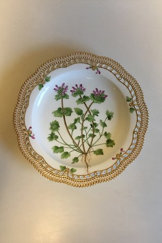 Royal Copenhagen Flora Danica  Fad med gennembrudt kand No 20/3574