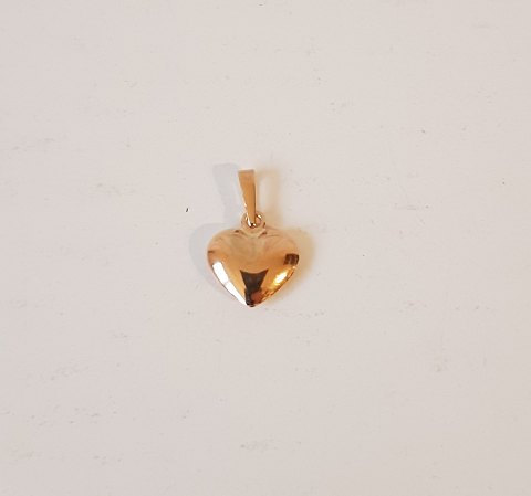 Heart pendant in 8ct gold