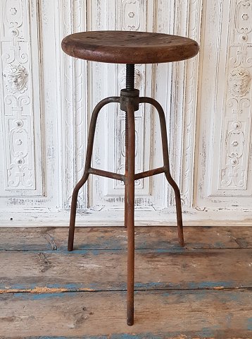 Nice old stool with adjustable seat