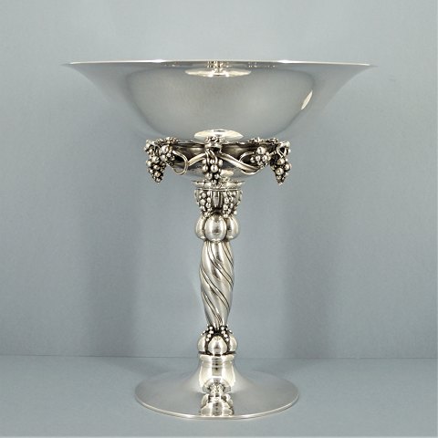 Georg Jensen; A Grape centrepiece of sterling silver #264A