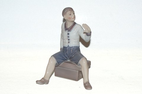 Dahl Jensen Figure sitting boy