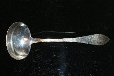 Sauceske  Empire Sølv 
År 1902
Længde 17,5 cm.