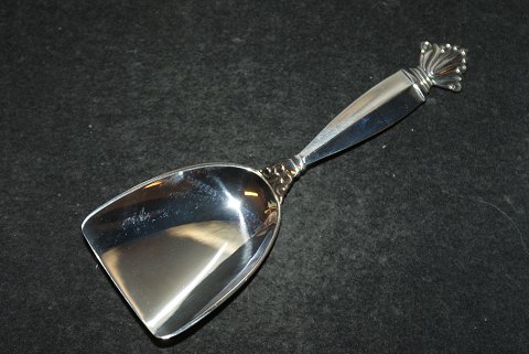 Sugar shovel 1931 # 172 Queen / Acantus # 180 with engraving