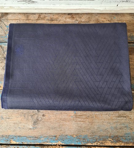 Georg Jensen Damask tablecloth - navy blue with geometric pattern 160 x 220 cm.