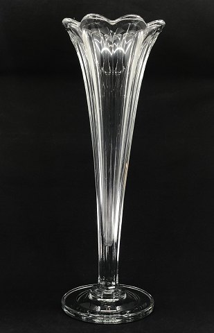 Large lily vase from the 1950s
