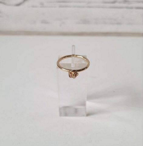 Spinning ring with rose in 8 kt gold