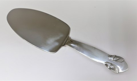 Georg Jensen. Silberbesteck. Sterling (925) Pinje. Kuchen Spaten. Länge 21,8 cm. 
Produziert von 1933 bis 1945