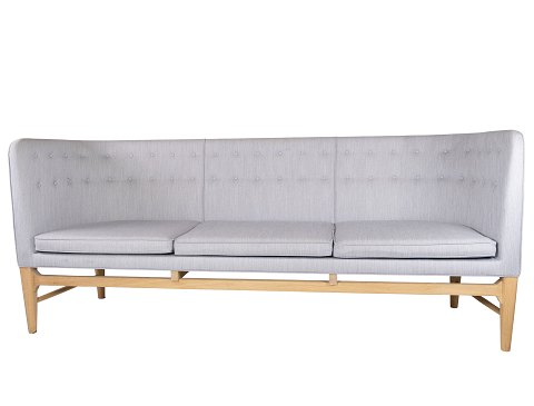 Mayor sofa, model AJ5, af Arne Jacobsen og Flemming Lassen.
5000m2 udstilling.