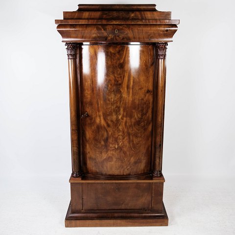 Late Empire tall cabinet of dark polished mahogany, in great antique condition 
from 1840.
5000m2 showroom.