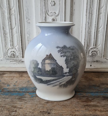 Royal Copenhagen vase no. 4615