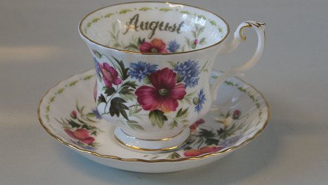 Kaffekop med underkop  "August" Royal Albert Månedstel 
Engelsk Stel
Blomstermotiv :Poppy
web 11352  SOLGT
