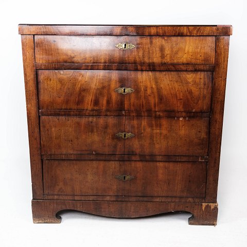 Empire chest of drawers with four drawers of mahogany, in great antique 
condition from the 1840s.
5000m2 showroom.
