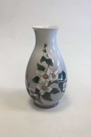 Bing & Grondahl Art Nouveau vase with flowers No 420/5368