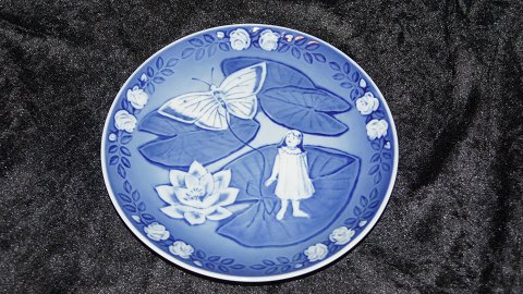 Royal Copenhagen plate, #Tommelise
Hans Christian Andersen
Deck # 1984
SOLD