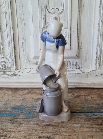 B&G Figure - Milkmaid with milk bucket no. 2181