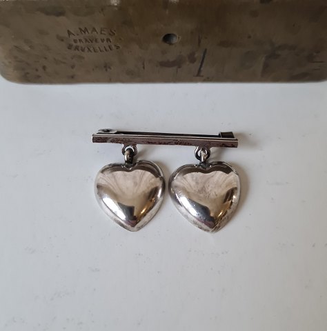 Vintage sølv broche med to hjerter